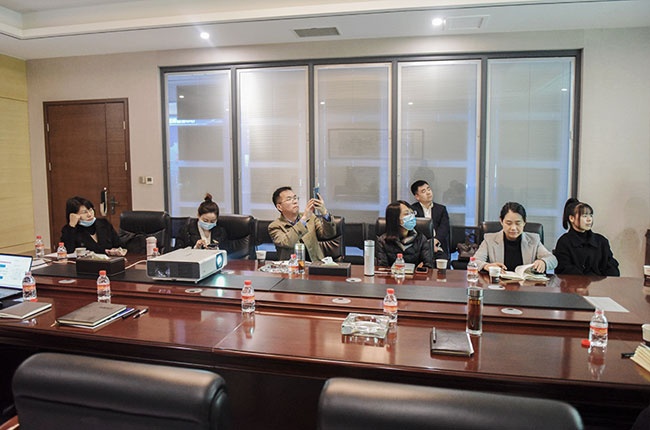 就公司財務(wù)管理等情況進行交流