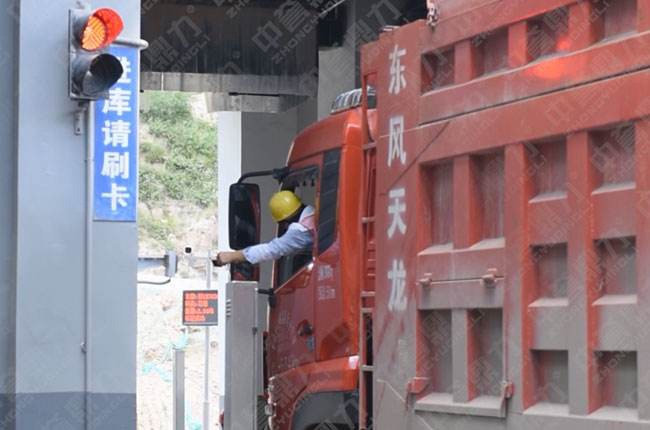 �o��ֵ�صذ�ϵ�y(t��ng)��Q����