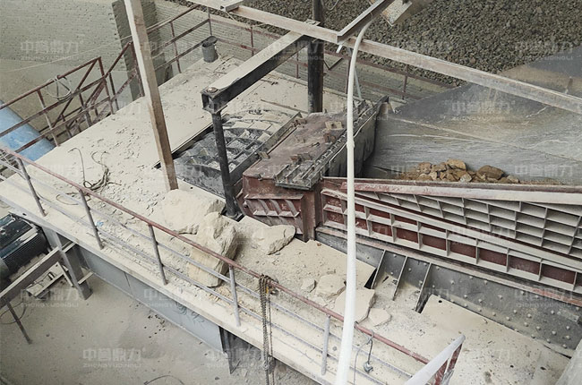 振動(dòng)給料機(jī).jpg 振動(dòng)給料機(jī).jpg