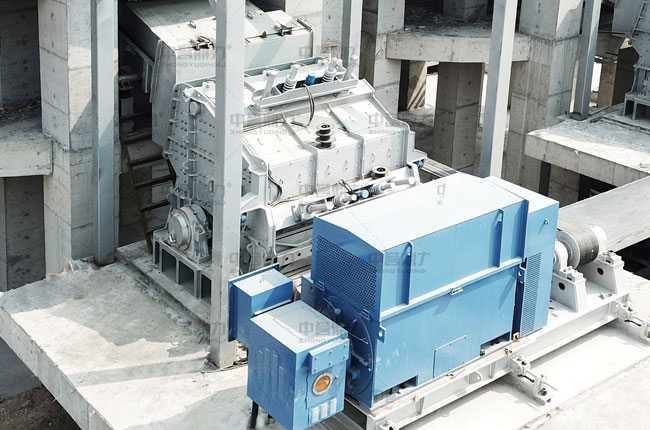 反擊式破碎機(jī).jpg 反擊式破碎機(jī).jpg