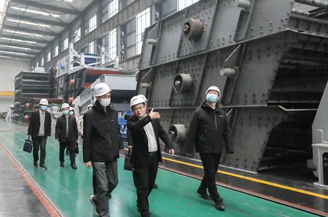 調(diào)研智能化一體生產(chǎn)車(chē)間.jpg 調(diào)研智能化一體生產(chǎn)車(chē)間.jpg