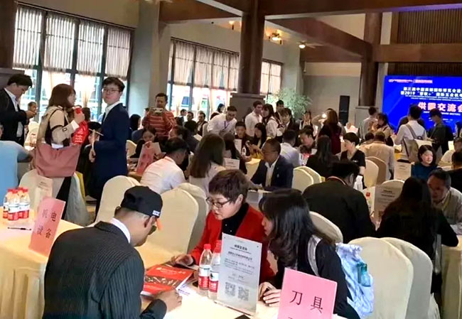 中譽(yù)鼎力四川辦事處參加西部際博覽會進(jìn)出口商品展