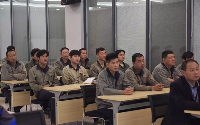 中譽(yù)鼎力智能裝備有限公司進(jìn)行消防實操演練