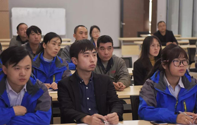 中譽(yù)鼎力智能裝備有限公司進(jìn)行消防實操演練