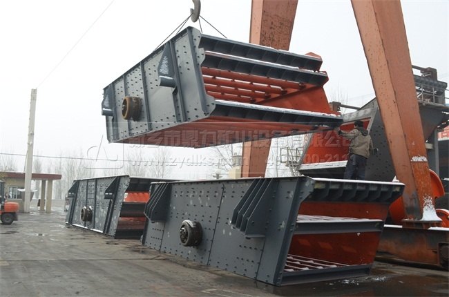 圓振動篩礦山振動篩