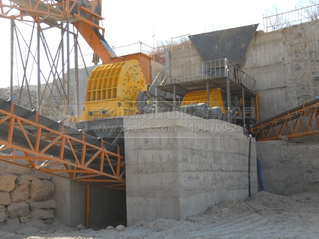 四川錘式破碎機(jī)使用現(xiàn)場