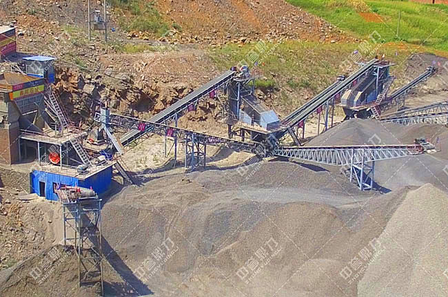 石子廠的加工現(xiàn)場(chǎng)