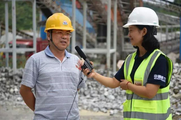 采訪獨(dú)石山采石場(chǎng)總經(jīng)理唐貴祥