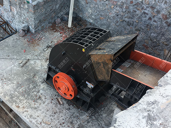 錘式破碎機運用現(xiàn)場