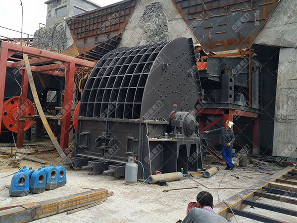 重錘破碎機現(xiàn)場