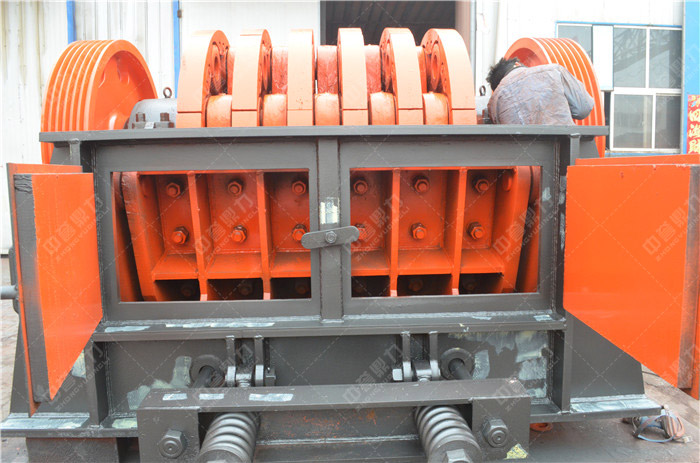 錘式石子破碎機(jī)內(nèi)部