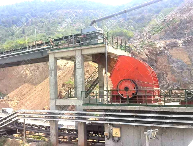 破碎機(jī)使用現(xiàn)場(chǎng)