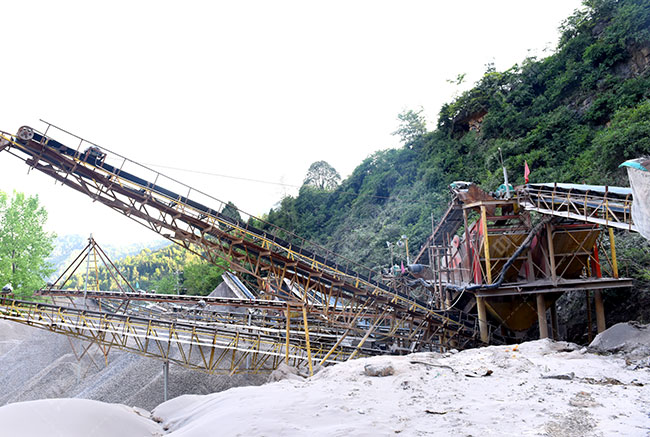 時產(chǎn)300噸石料生產(chǎn)線設(shè)備