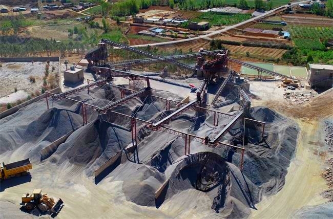 時產(chǎn)300噸石料生產(chǎn)線設(shè)備