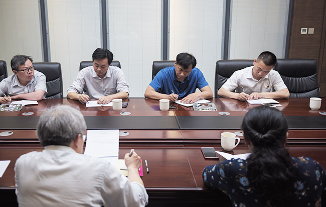 ���l(xi��ng)�й��žּ����l(xi��ng)�I(y��)���g(sh��)�W(xu��)Ժ��(d��o)�W�R���u(y��)��������У�����